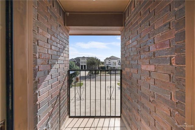 1402 W Kiwi Avenue, Pharr, TX 78577