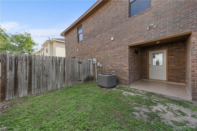 1402 W Kiwi Avenue, Pharr, TX 78577