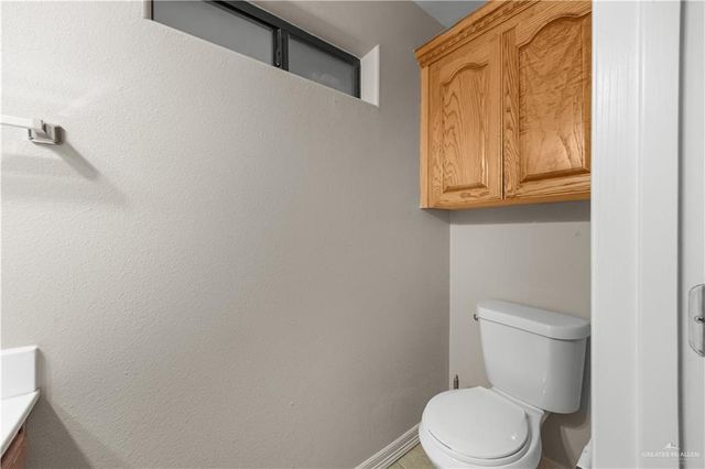 1402 W Kiwi Avenue, Pharr, TX 78577