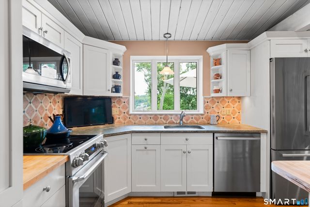 24 Mallard Point Road, Essex, CT 06426
