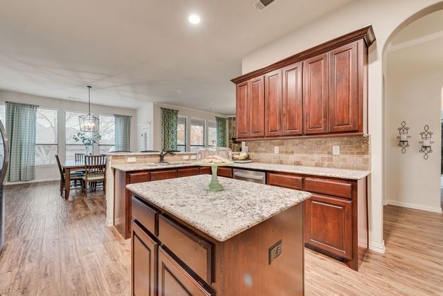 311 Covington Lane, Ovilla, TX 75154