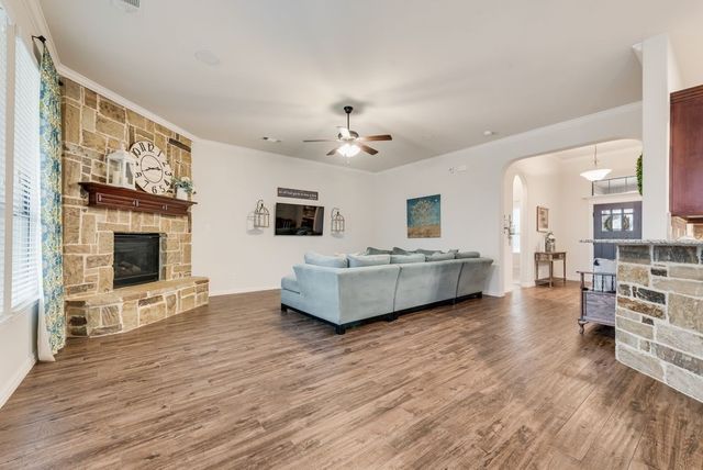 311 Covington Lane, Ovilla, TX 75154