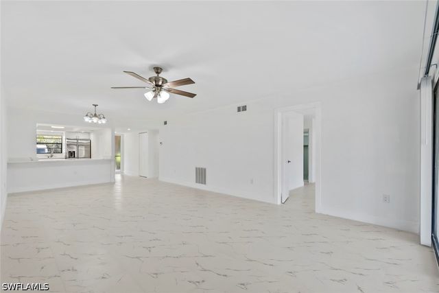 151 Cypress WAY E D3, Naples, FL 34110
