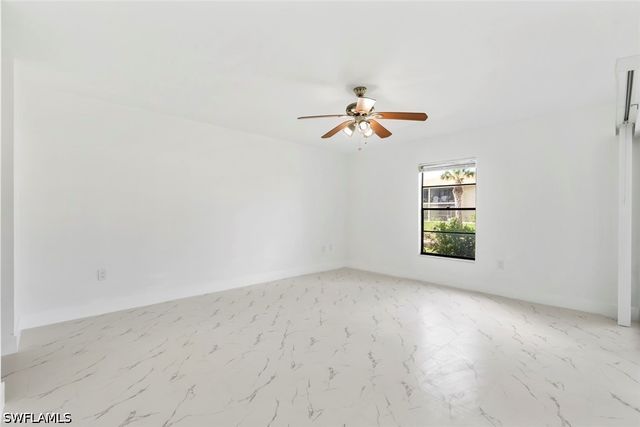 151 Cypress WAY E D3, Naples, FL 34110