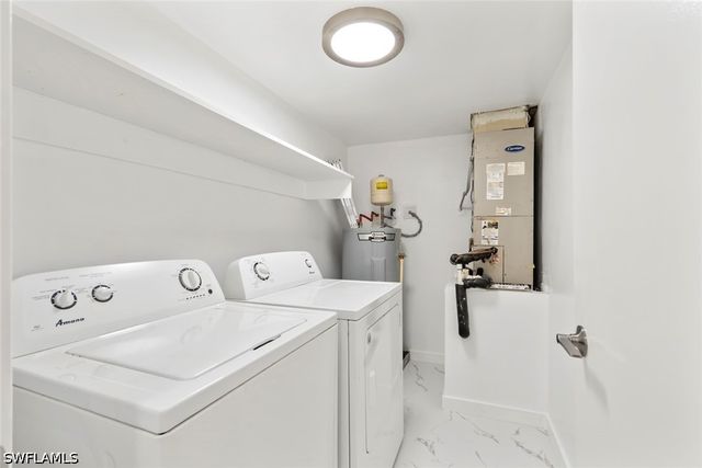 151 Cypress WAY E D3, Naples, FL 34110