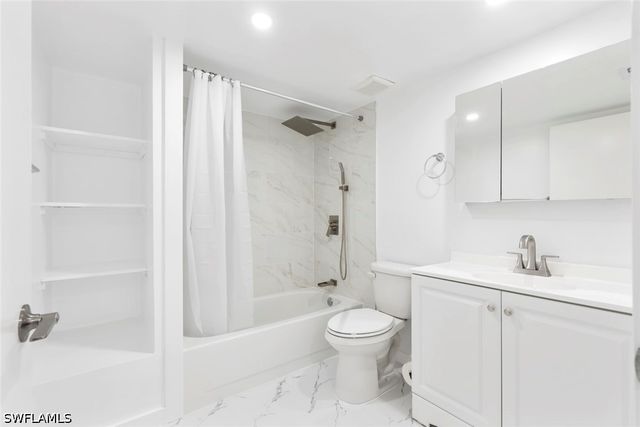 151 Cypress WAY E D3, Naples, FL 34110