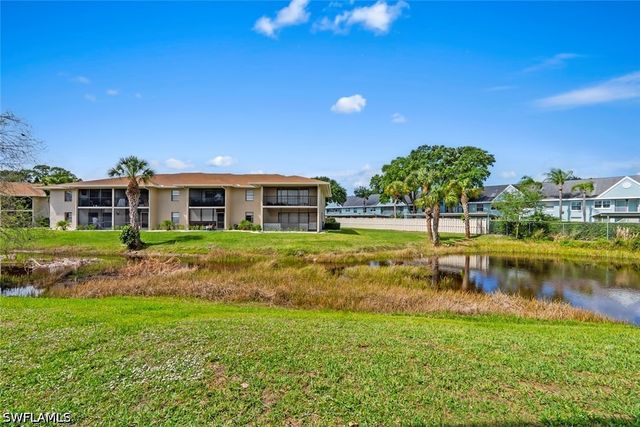 151 Cypress WAY E D3, Naples, FL 34110