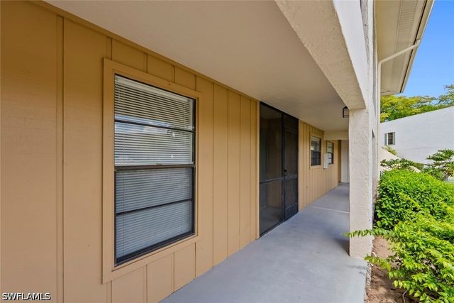 151 Cypress WAY E D3, Naples, FL 34110