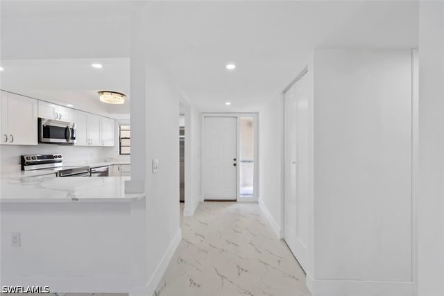 151 Cypress WAY E D3, Naples, FL 34110