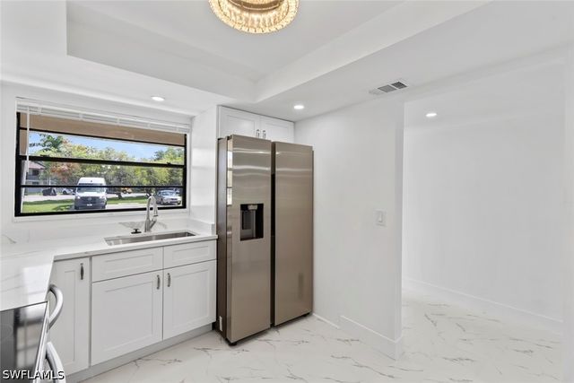 151 Cypress WAY E D3, Naples, FL 34110