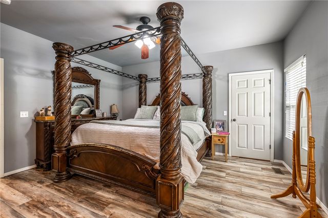 9 Llanon Lane, Bella Vista, AR 72714