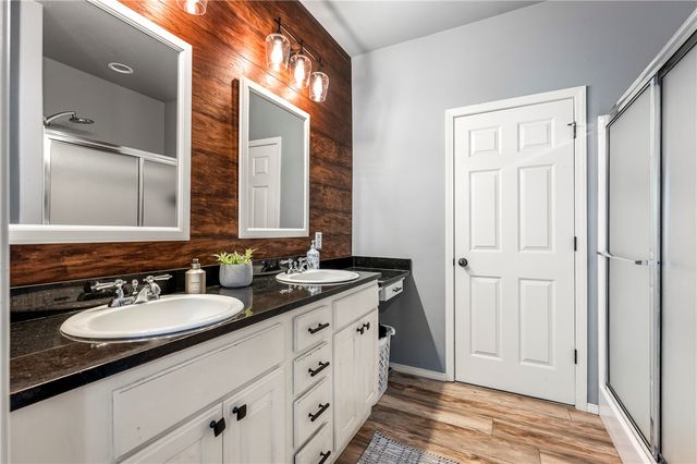 9 Llanon Lane, Bella Vista, AR 72714