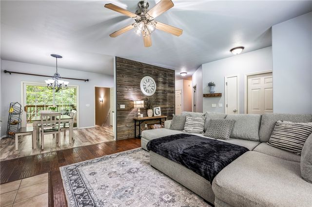 9 Llanon Lane, Bella Vista, AR 72714