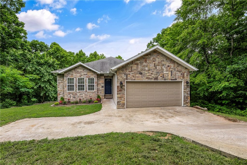 9 Llanon Lane, Bella Vista, AR 72714
