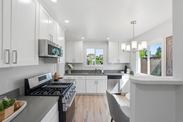 1140 Almanor Avenue, Menlo Park, CA 94025