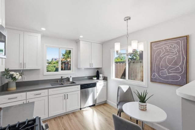 1140 Almanor Avenue, Menlo Park, CA 94025