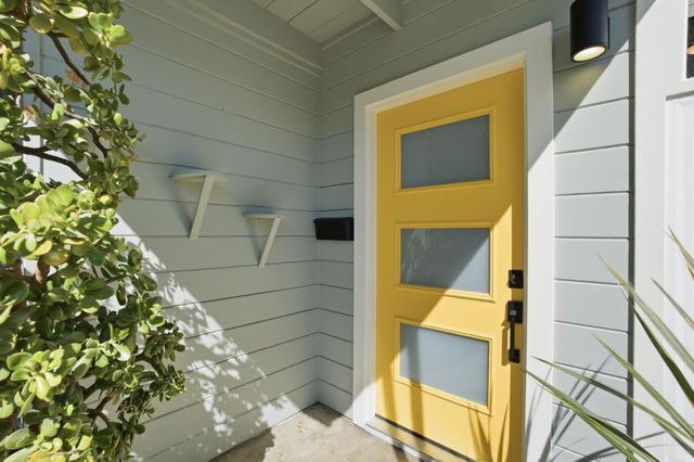 1140 Almanor Avenue, Menlo Park, CA 94025