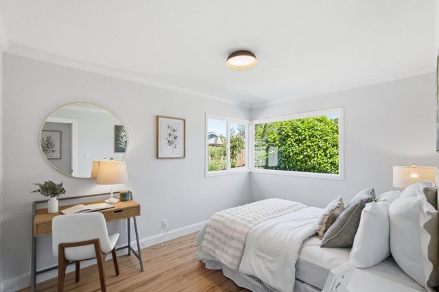 1140 Almanor Avenue, Menlo Park, CA 94025