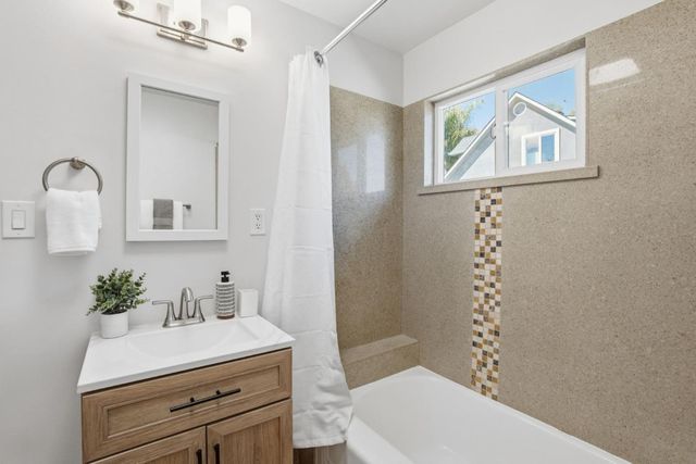 1140 Almanor Avenue, Menlo Park, CA 94025