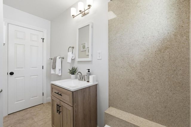 1140 Almanor Avenue, Menlo Park, CA 94025