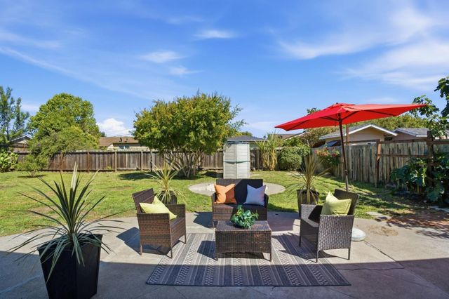 1140 Almanor Avenue, Menlo Park, CA 94025