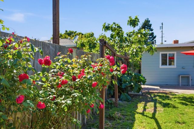 1140 Almanor Avenue, Menlo Park, CA 94025