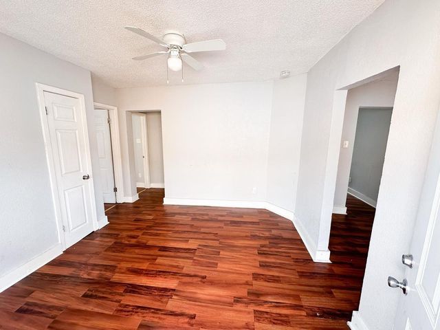 2711 Avenue K, Galveston, TX 77550