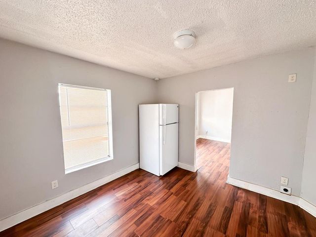 2711 Avenue K, Galveston, TX 77550