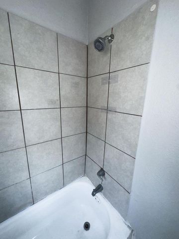 2711 Avenue K, Galveston, TX 77550