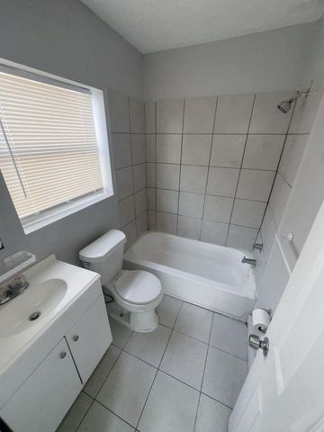 2711 Avenue K, Galveston, TX 77550