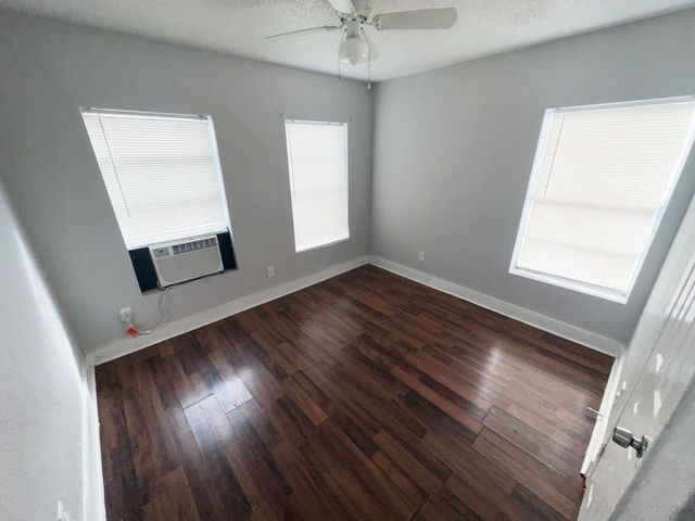 2711 Avenue K, Galveston, TX 77550