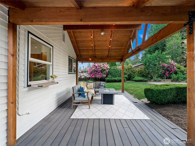 23114 29th Avenue W, Brier, WA 98036