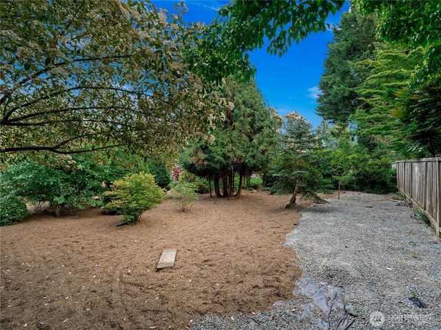 23114 29th Avenue W, Brier, WA 98036