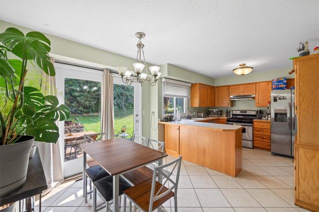 7460 Berkshire Way, Maple Grove, MN 55311