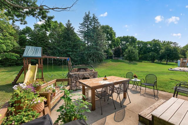 7460 Berkshire Way, Maple Grove, MN 55311