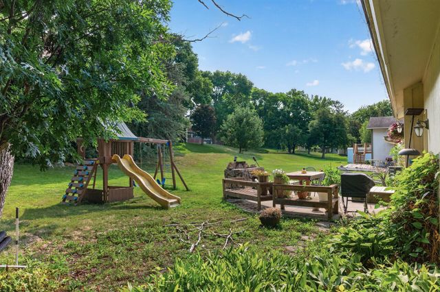 7460 Berkshire Way, Maple Grove, MN 55311