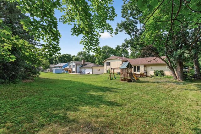 7460 Berkshire Way, Maple Grove, MN 55311