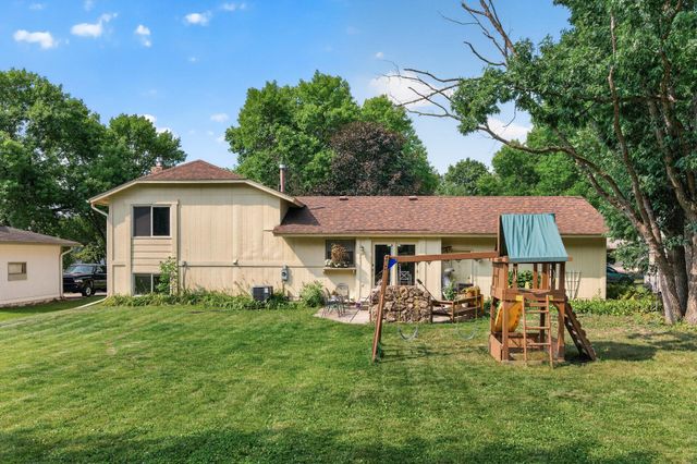 7460 Berkshire Way, Maple Grove, MN 55311