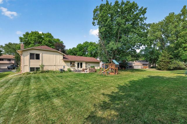 7460 Berkshire Way, Maple Grove, MN 55311
