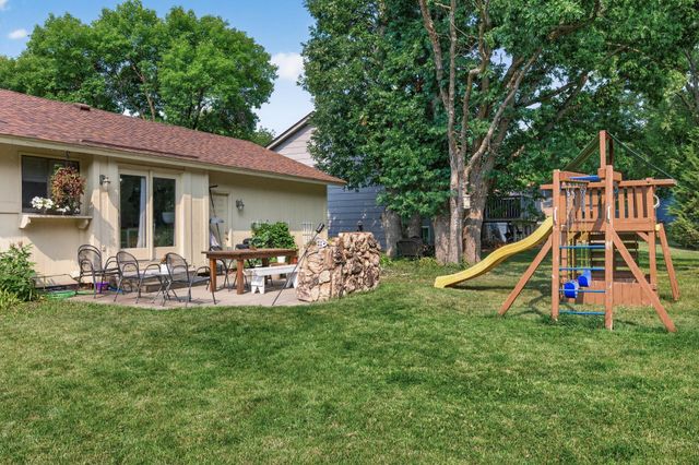 7460 Berkshire Way, Maple Grove, MN 55311