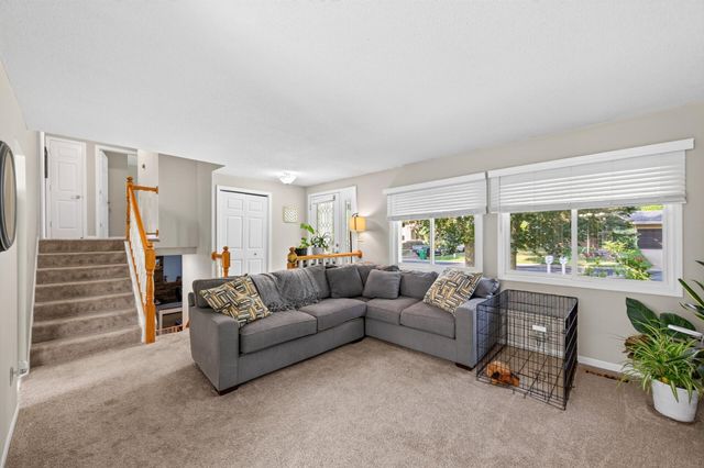 7460 Berkshire Way, Maple Grove, MN 55311