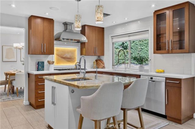 4262 Levitt, Sherman Oaks, CA 91403