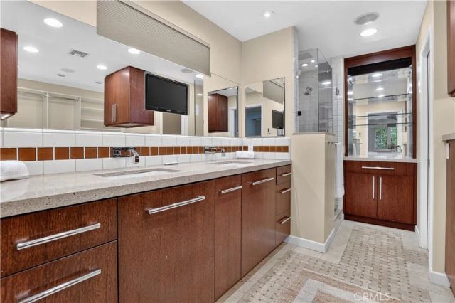 4262 Levitt, Sherman Oaks, CA 91403