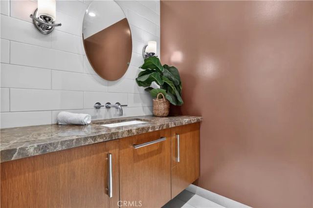 4262 Levitt, Sherman Oaks, CA 91403