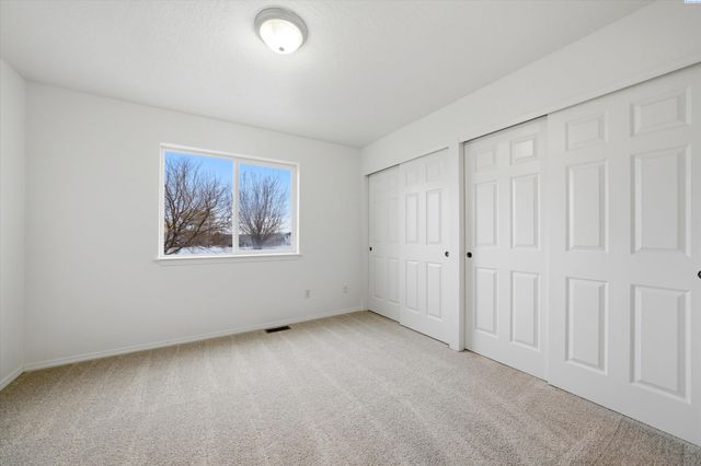 5808 Hudson Dr, Pasco, WA 99301