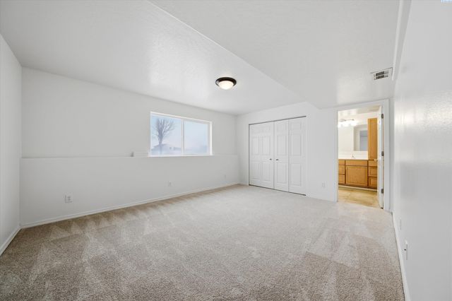 5808 Hudson Dr, Pasco, WA 99301