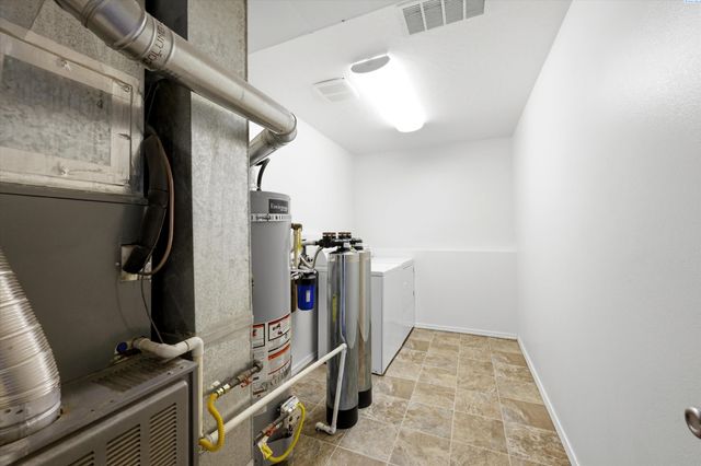 5808 Hudson Dr, Pasco, WA 99301