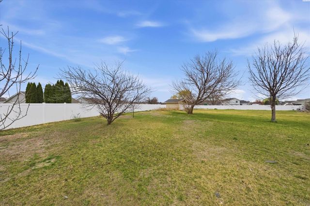 5808 Hudson Dr, Pasco, WA 99301