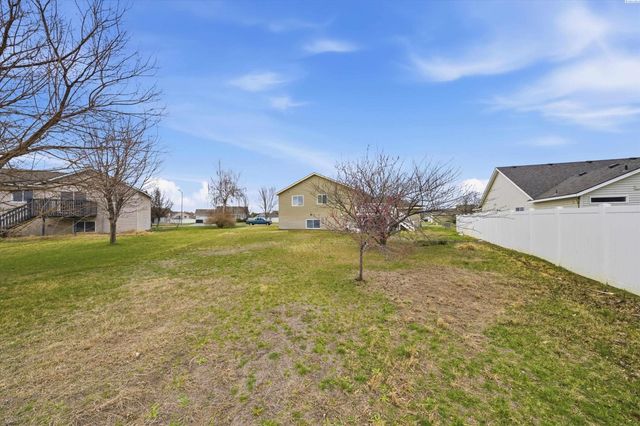 5808 Hudson Dr, Pasco, WA 99301