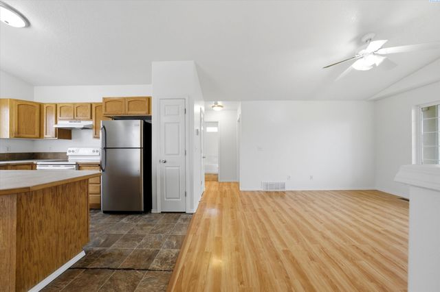 5808 Hudson Dr, Pasco, WA 99301